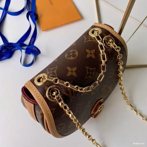 LOUIS VUITTON TAMBOURIN 0524